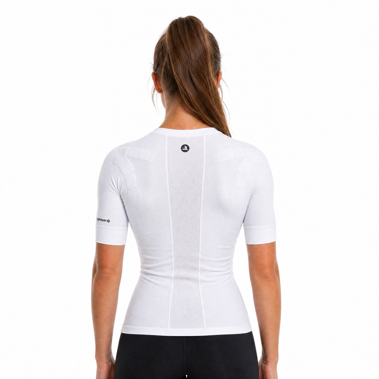 ENGINEERED PERFORMANCE Camisetas de manga corta para mujer