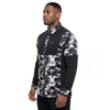 Camisa de trekking de doble manga con canesú con agujeros láser y bloques de color con estampado de camuflaje para hombre