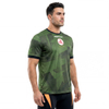 Camiseta con logo estampado integral para hombre