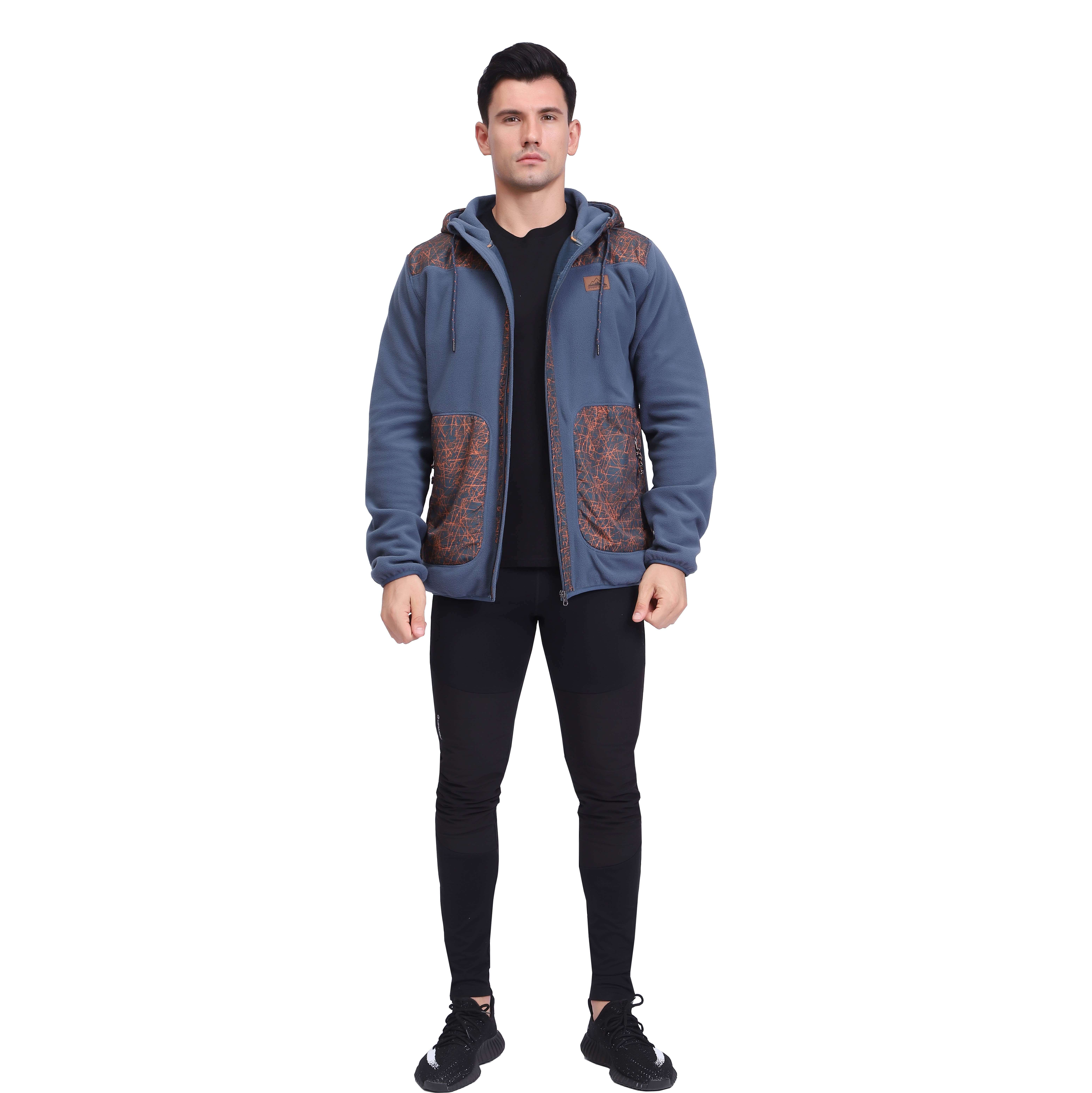 Chaqueta con capucha