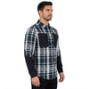 Camisas de senderismo con yugo con agujeros y corte láser a cuadros teñidos en hilo para hombre