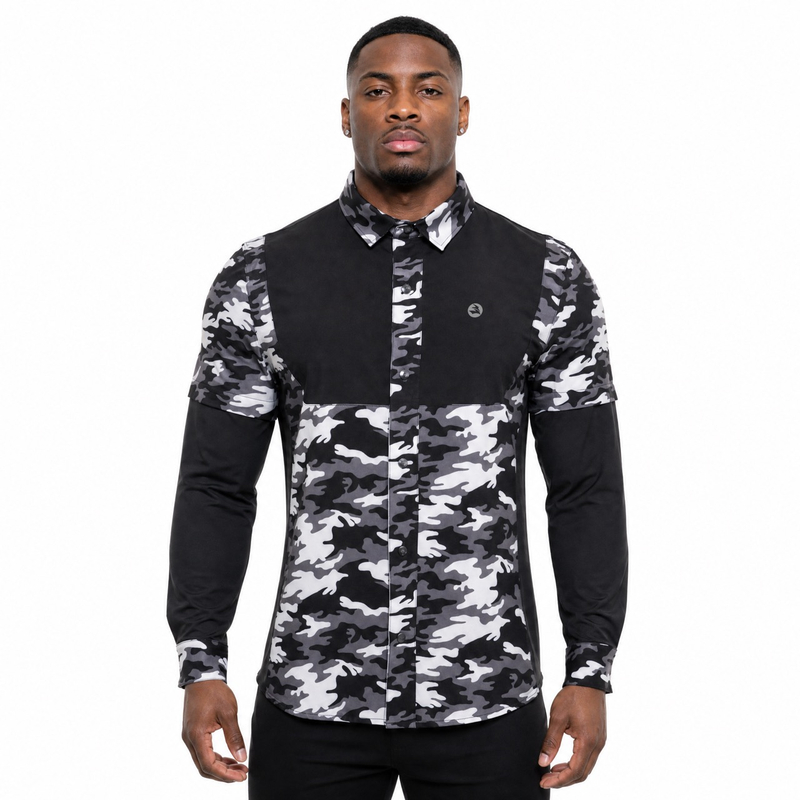 Camisa de trekking de doble manga con canesú con agujeros láser y bloques de color con estampado de camuflaje para hombre