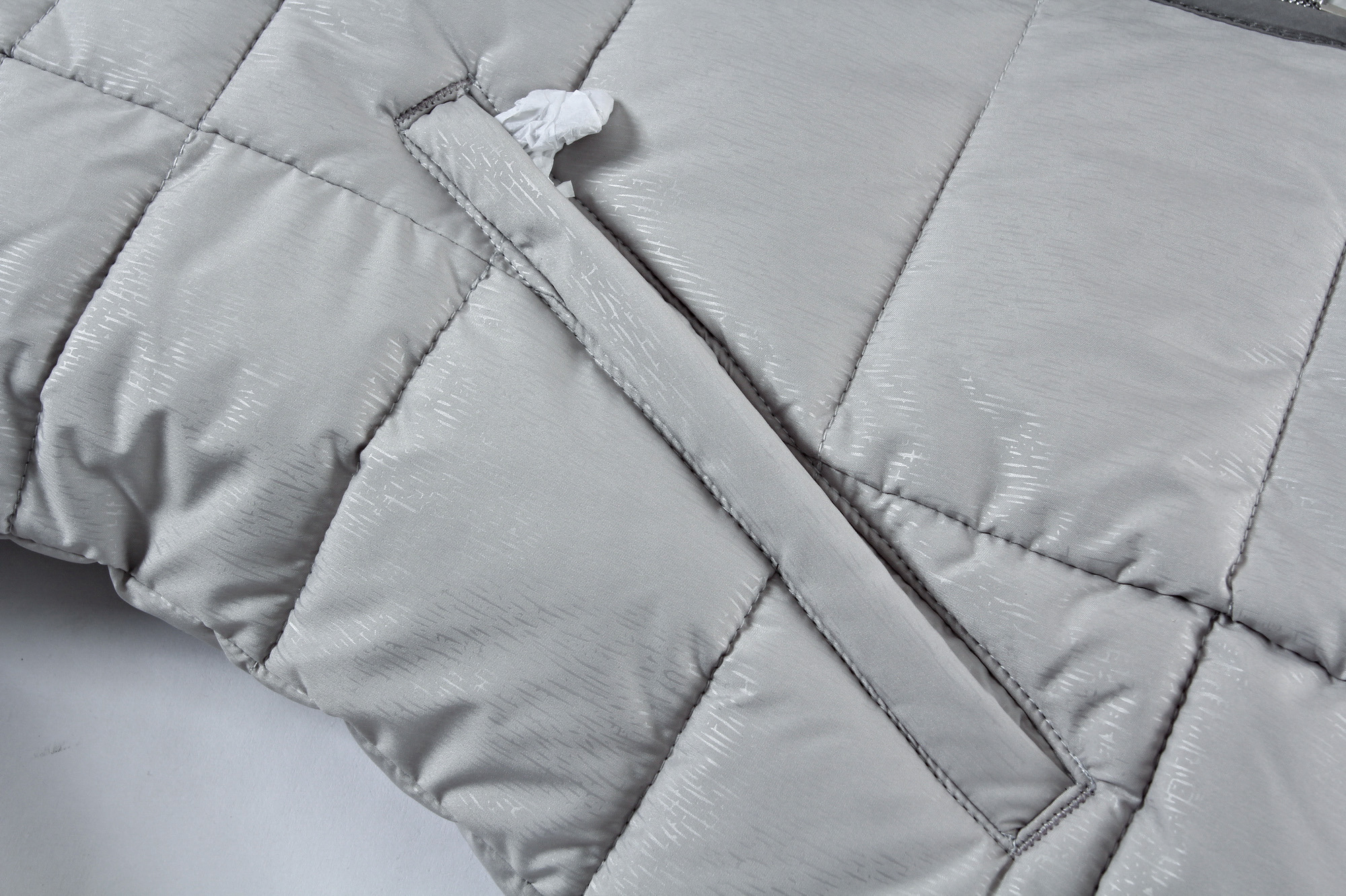 Bolsillos con cremallera invisibles